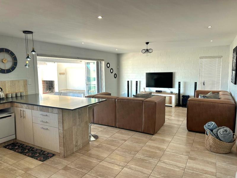 4 Bedroom Property for Sale in Da Gama Bay Western Cape